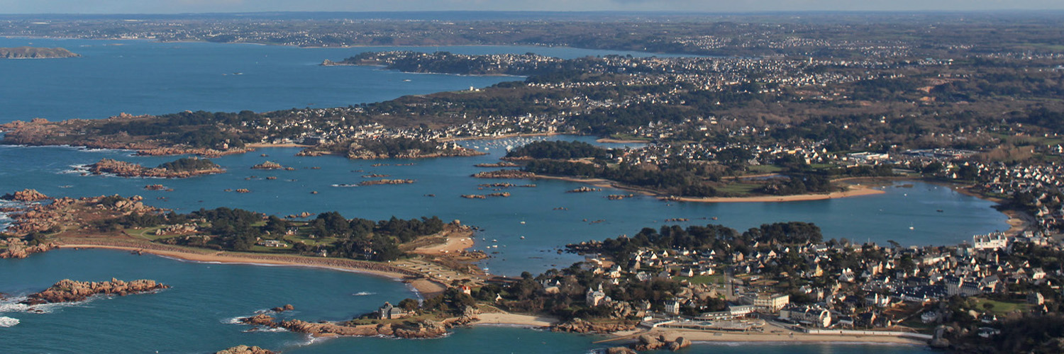 Trégastel et la baie de Sainte-Anne en avion